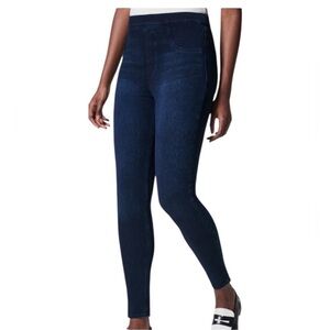 SPANX Ankle Leggings Pants Dark Blue Wash
Women Size M soft comfort